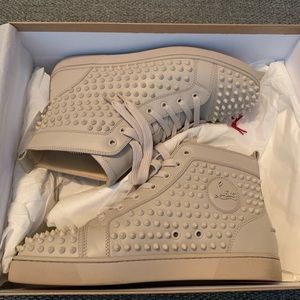 Christian Louboutin Louis Spikes Columbe/ Cream 42